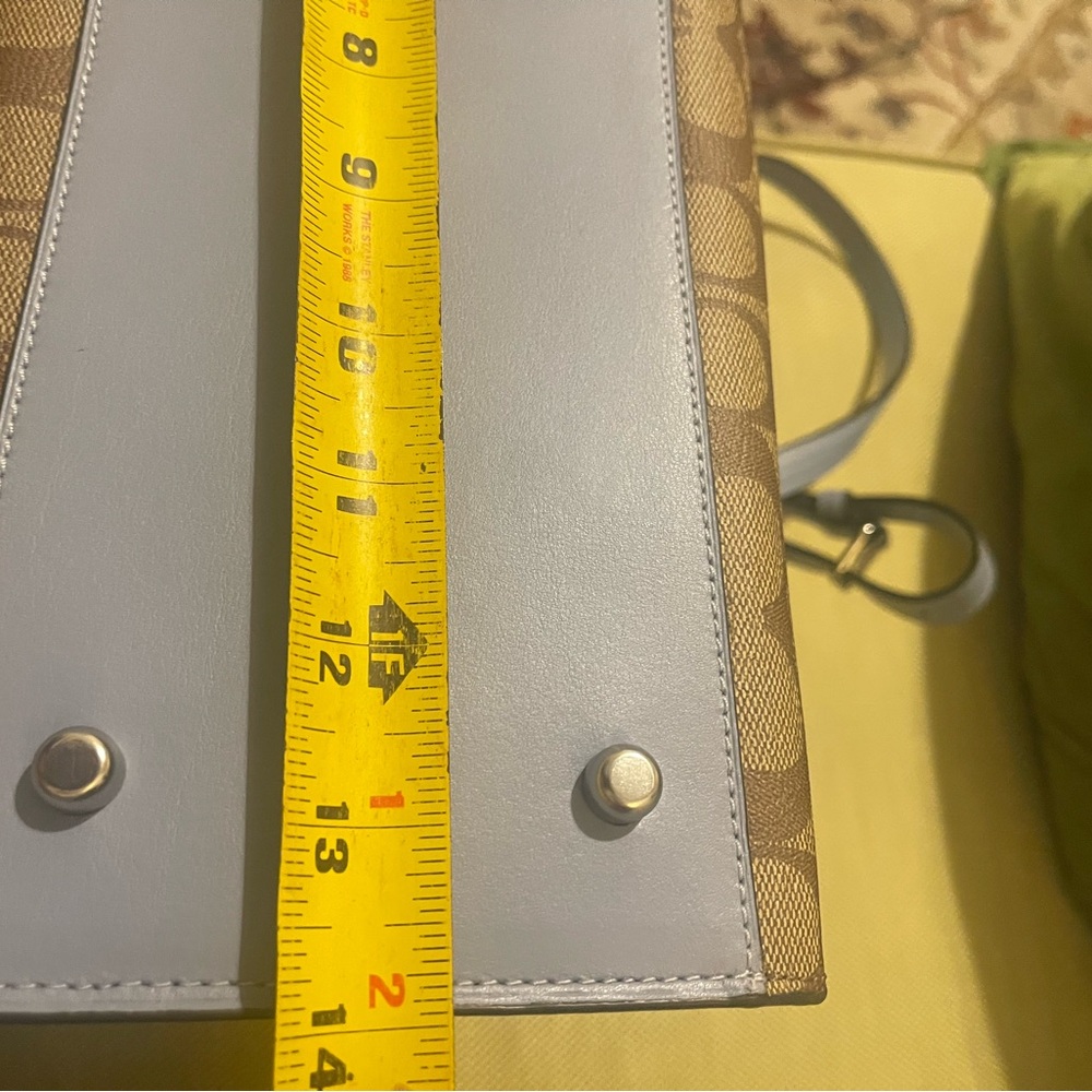 New Coach Handbag - Picture 11 of 12